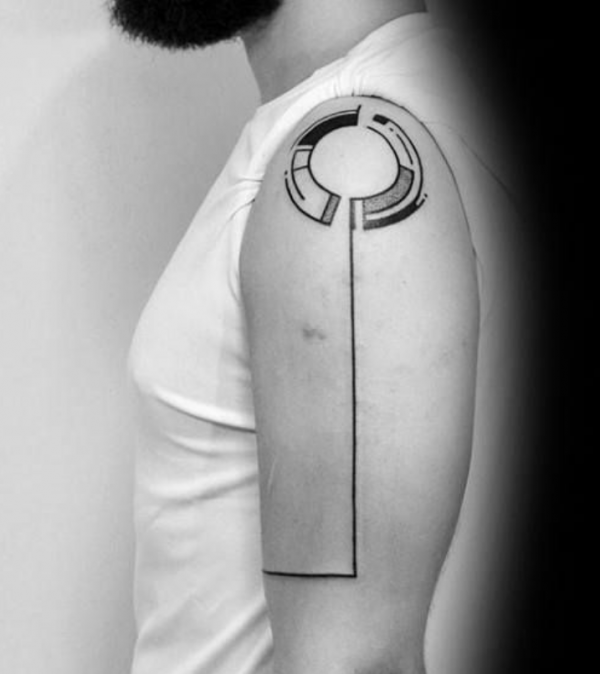 Garis melingkar di lengan atas